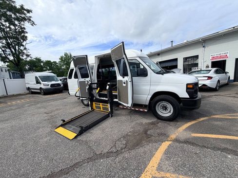 Used 2014 Ford E-250 and Econoline 250 Extended w/ Power Group RWD image 46