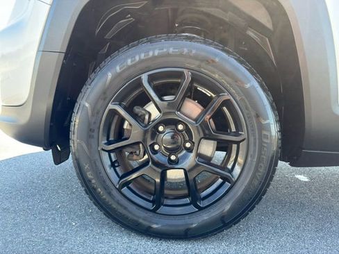 Used 2020 Jeep Renegade Altitude image 22