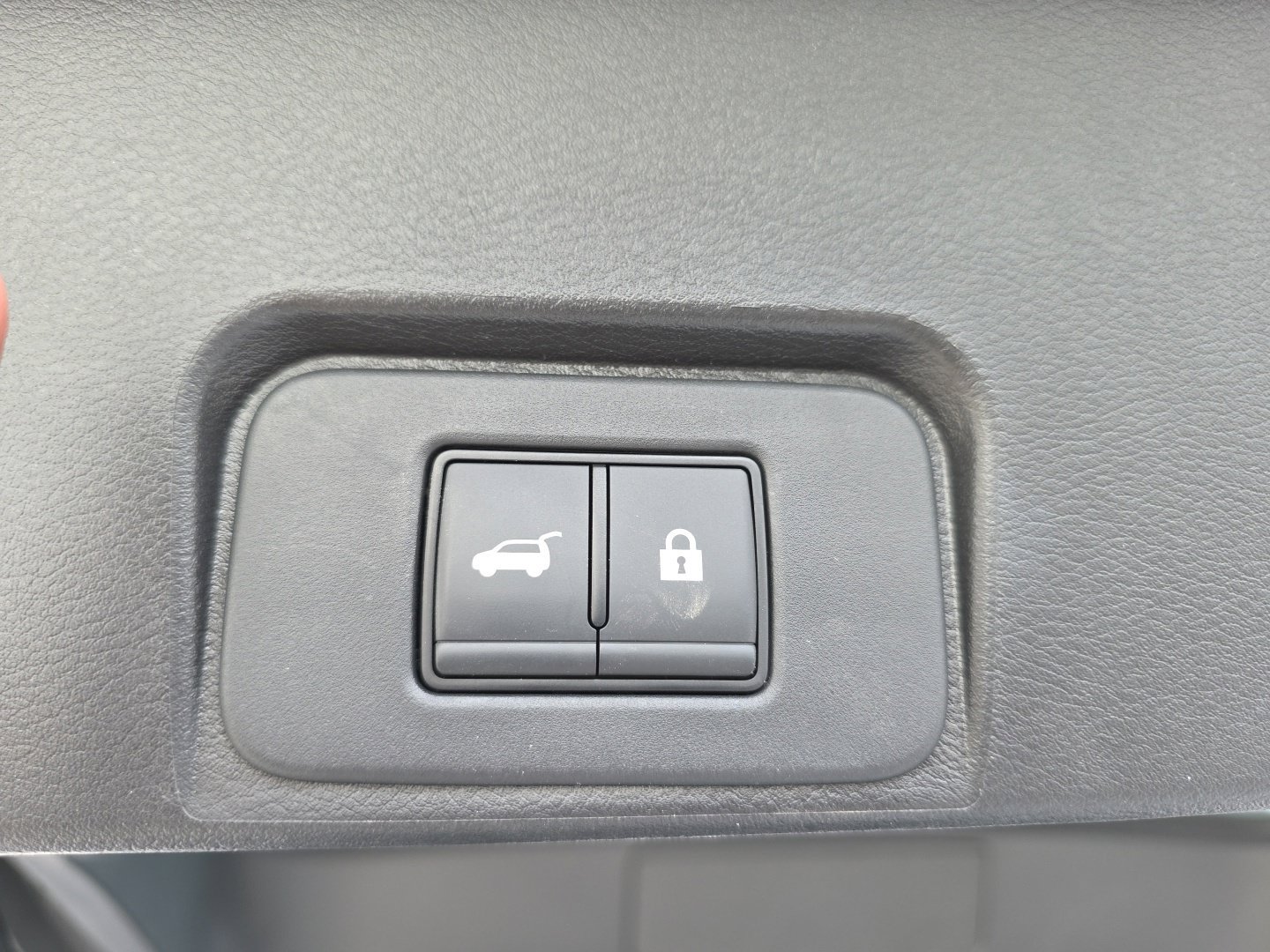 Used 2024 Nissan Rogue SV w/ SV Premium Package AWD/4WD image 27