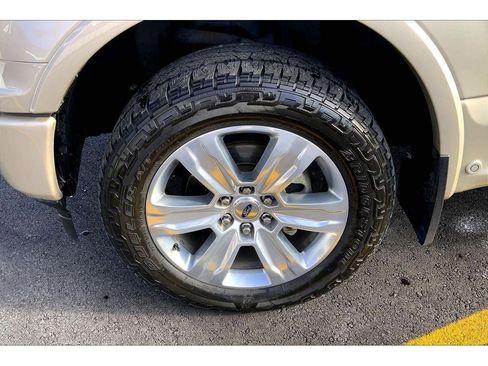 Used 2018 Ford F150 Platinum w/ Equipment Group 701A Luxury image 10