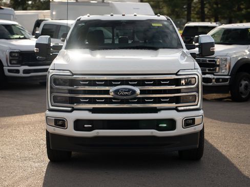 Used 2024 Ford F350 Platinum image 2