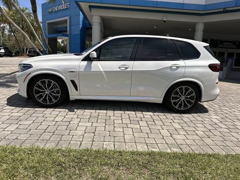 Used 2022 BMW X5 xDrive45e w/ M Sport Package AWD/4WD image 32