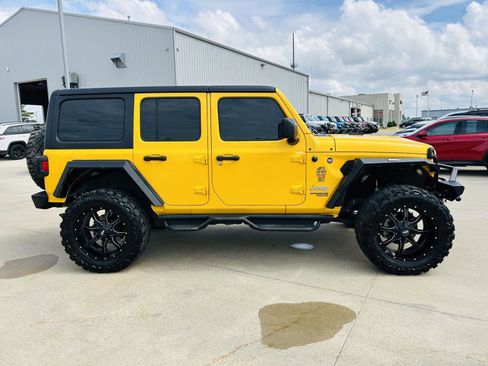 Used 2020 Jeep Wrangler Unlimited Sport S AWD/4WD image 32