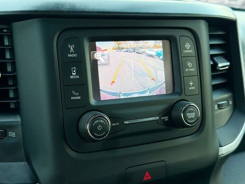 Used 2022 RAM 1500 Big Horn AWD/4WD image 13