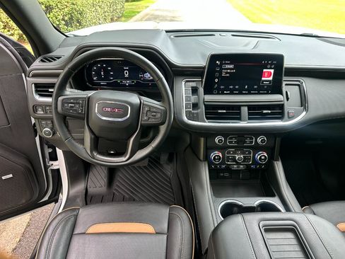 Used 2024 GMC Yukon XL AT4 w/ Technology Package AWD/4WD image 41