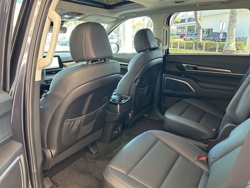 Used 2025 Kia Telluride S image 40