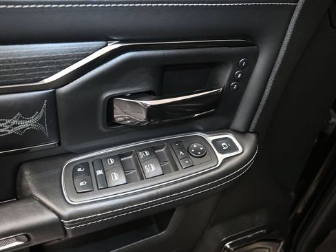 Used 2022 RAM 2500 Limited AWD/4WD image 11
