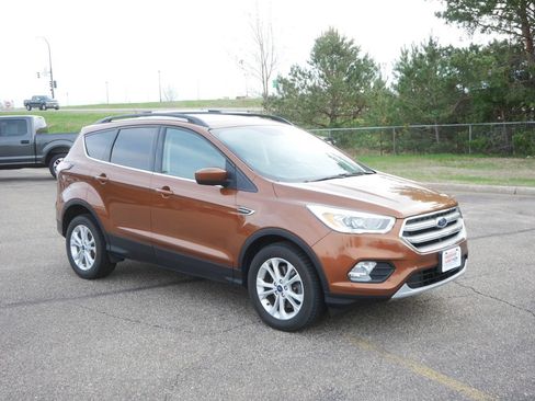 Certified 2017 Ford Escape SE w/ Equipment Group 201A AWD/4WD image 4