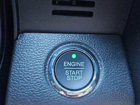 Used 2022 Ford F350 Lariat w/ Black Appearance Package image 12