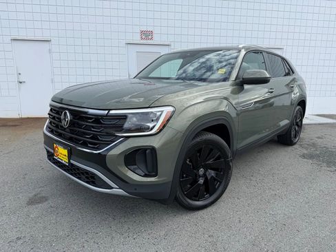 New 2026 Volkswagen Atlas Cross Sport SE image 1