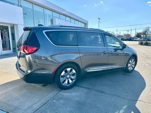 Used 2019 Chrysler Pacifica Limited w/ Advanced Safetytec Group image 7