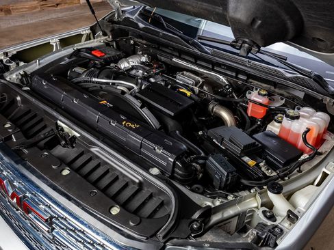 Used 2021 GMC Sierra 3500 Denali w/ Denali Ultimate Package image 38