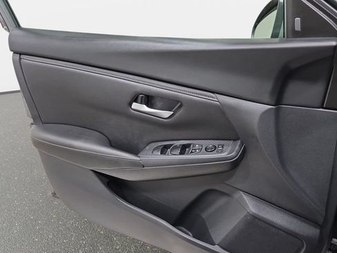Used 2024 Nissan Sentra SV FWD image 27