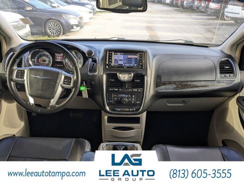 Used 2013 Chrysler Town & Country Touring-L image 14