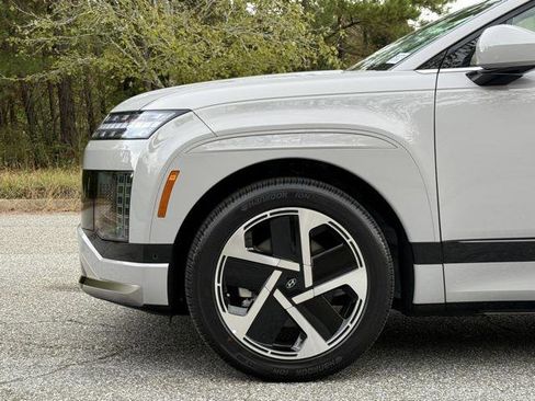 New 2026 Hyundai Ioniq 9 Calligraphy image 11