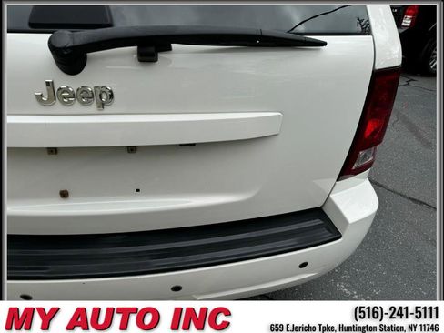 Used 2010 Jeep Grand Cherokee Laredo image 36