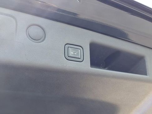 Used 2020 Chevrolet Equinox LT w/ Driver Convenience Package FWD image 21
