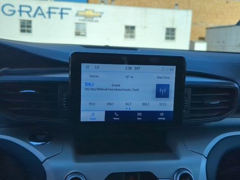 Used 2022 Ford Explorer XLT image 6