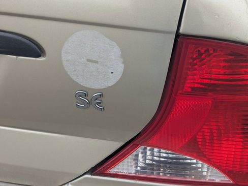 Used 2000 Ford Focus SE image 3
