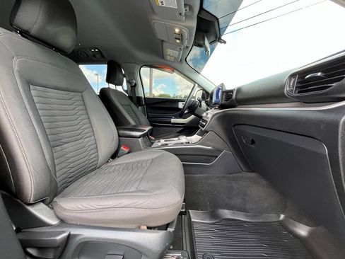 Used 2021 Ford Explorer XLT w/ Class III Trailer Tow Package AWD/4WD image 26