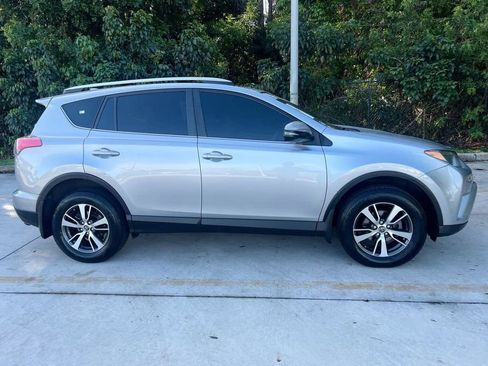 Used 2018 Toyota RAV4 XLE w/ Plus Extra Value Package image 8