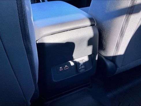 Used 2023 Nissan Frontier SV w/ SV Convenience Package AWD/4WD image 13