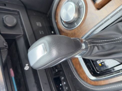 Used 2023 Nissan Armada SL w/ Captain's Chairs Package image 12