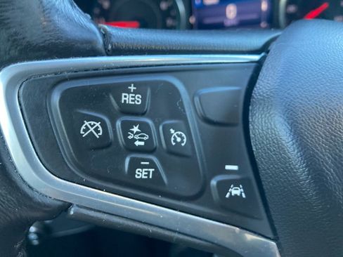 Used 2022 Chevrolet Equinox LT w/ Driver Convenience Package image 36