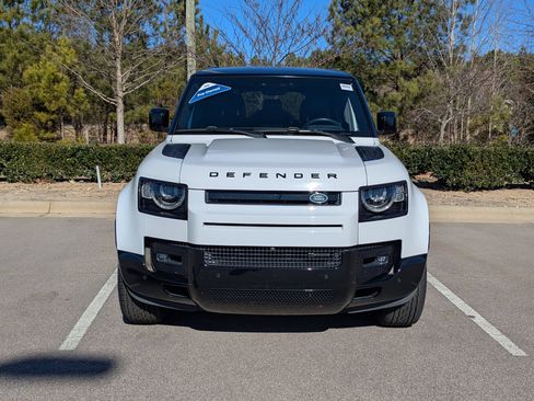 Used 2023 Land Rover Defender 130 X-Dynamic SE AWD/4WD image 9