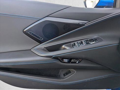 Used 2025 Chevrolet Corvette Stingray Premium Conv w/ Z51 Performance Package RWD image 11