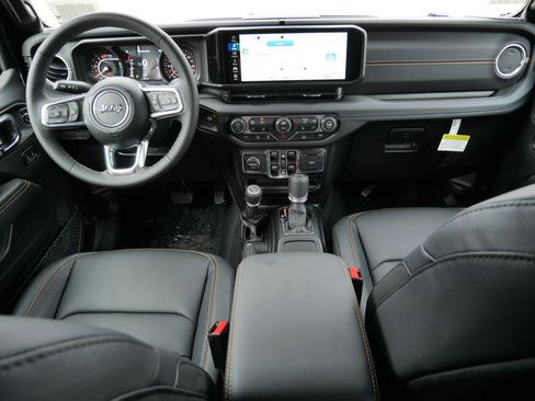 New 2026 Jeep Wrangler Unlimited Sahara AWD/4WD image 12