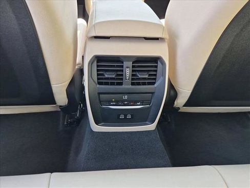 Used 2024 BMW 330i Sedan w/ Convenience Package RWD image 18