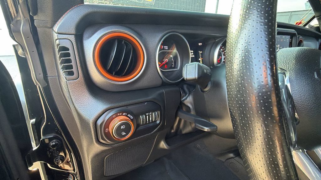 Used 2022 Jeep Gladiator Mojave w/ Trailer Tow Package AWD/4WD image 14