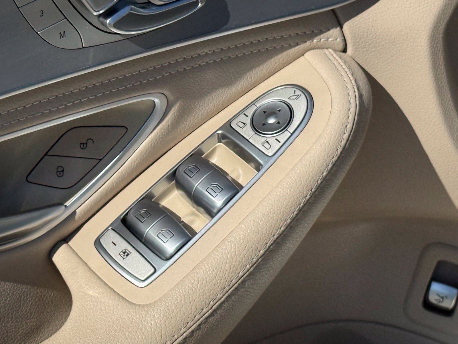 Used 2015 Mercedes-Benz C 300 4MATIC Sedan image 22