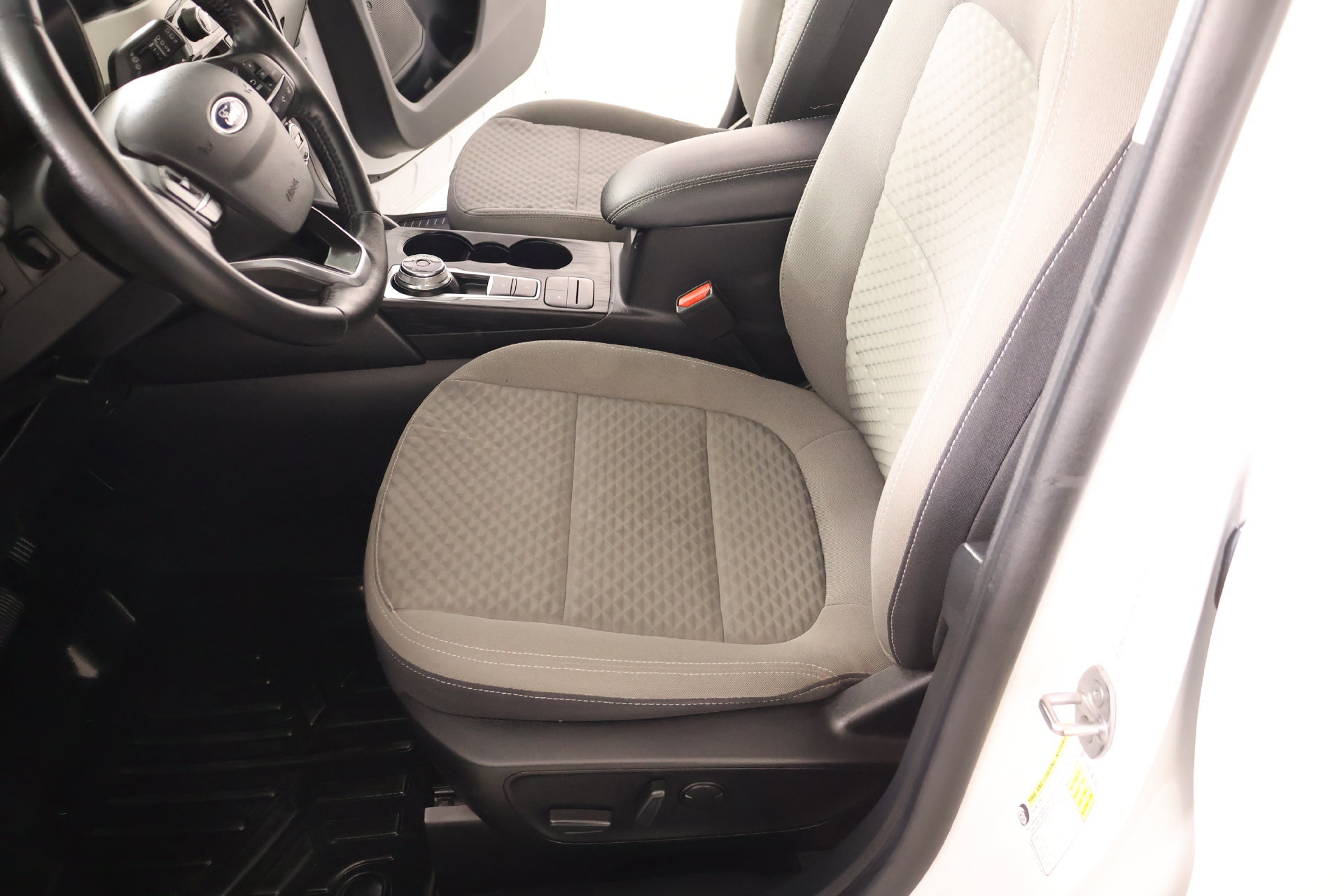 Used 2021 Ford Escape SE w/ SE Sport Appearance Package FWD image 10