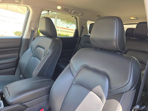 Certified 2025 Nissan Pathfinder SL AWD/4WD image 9