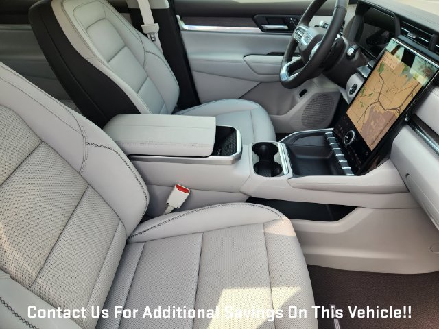 New 2027 GMC Terrain Denali w/ LPO, Black Badging Package AWD/4WD image 10