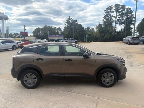 Used 2025 Nissan Kicks S FWD image 5