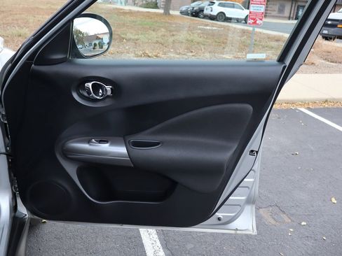 Used 2012 Nissan Juke SL image 26