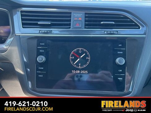 Used 2022 Volkswagen Tiguan SE image 25