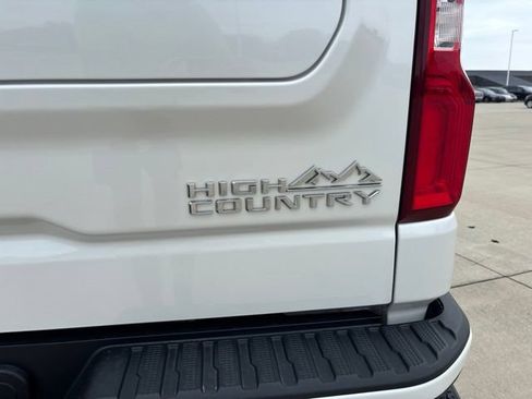 Used 2021 Chevrolet Silverado 1500 High Country w/ Technology Package AWD/4WD image 27