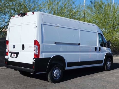 Used 2025 RAM ProMaster 2500 w/ Convenience Group FWD image 9