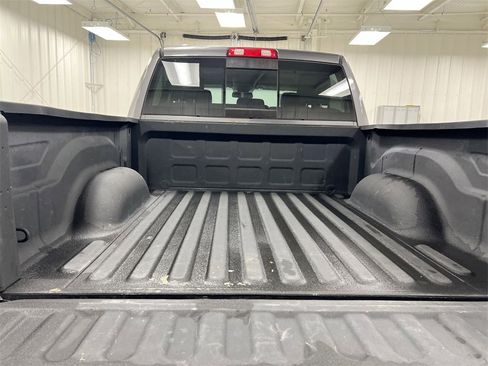 Used 2016 RAM 1500 Classic SLT w/ SLT Plus D￩cor Group image 23