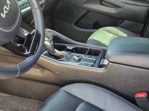 Used 2022 Kia Sorento S w/ Panoramic Sunroof Package FWD image 24