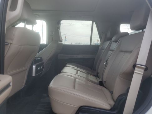 Used 2022 Ford Expedition XLT image 12