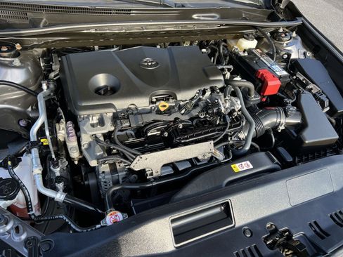 Used 2022 Toyota Camry LE image 24