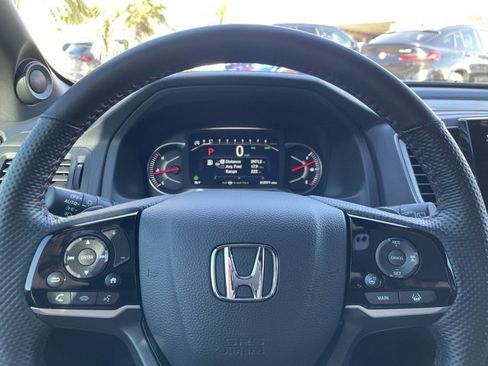Used 2025 Honda Passport Black Edition image 8