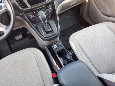 Used 2020 Ford Transit Connect XLT FWD image 12