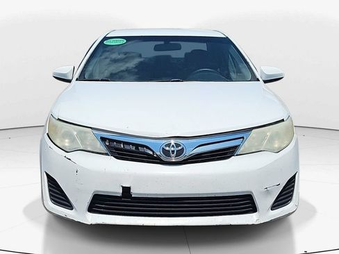 Used 2014 Toyota Camry LE FWD image 12