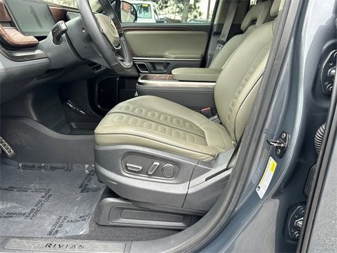Used 2023 Rivian R1T Adventure image 9
